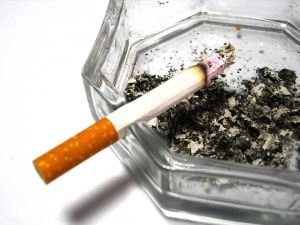 Unia wprowadzi samogasnące papierosy